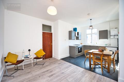 3 bedroom flat to rent, Mare Street, London Fields, Hackney Central, London, Hackney, E8