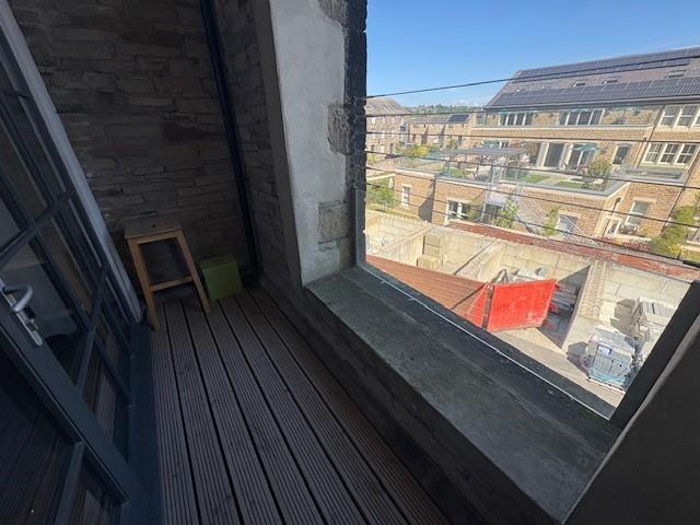 Balcony2.jpg