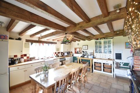 4 bedroom detached house for sale, Lenham Road, Headcorn, TN27