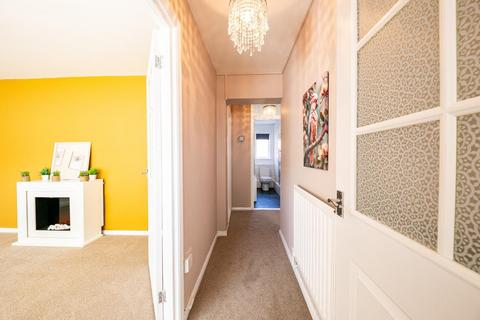 2 bedroom apartment for sale, West Farm Avenue, Longbenton, NE12