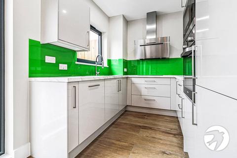 3 bedroom townhouse to rent, Alfred Road, Gravesend, Kent, DA11