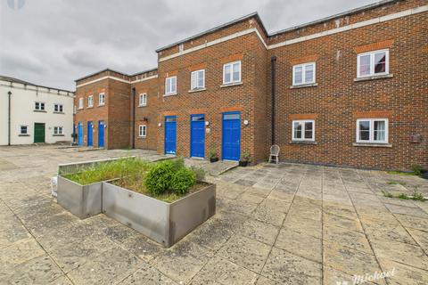 2 bedroom flat for sale, Wedgewood Street, Aylesbury, Buckinghamshire