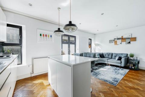 2 bedroom apartment for sale, Adelaide Terrace, Great West Road, Brentford