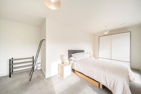 2 bedroom flat for sale, Adenmore Road, London SE6