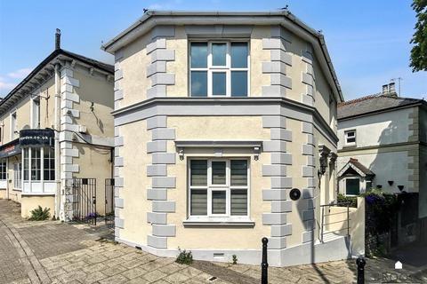 4 Church Street, Old Town BN21