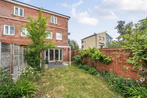 1 Ashbrittle Road, Brockworth, Gloucester, GL3 4FT