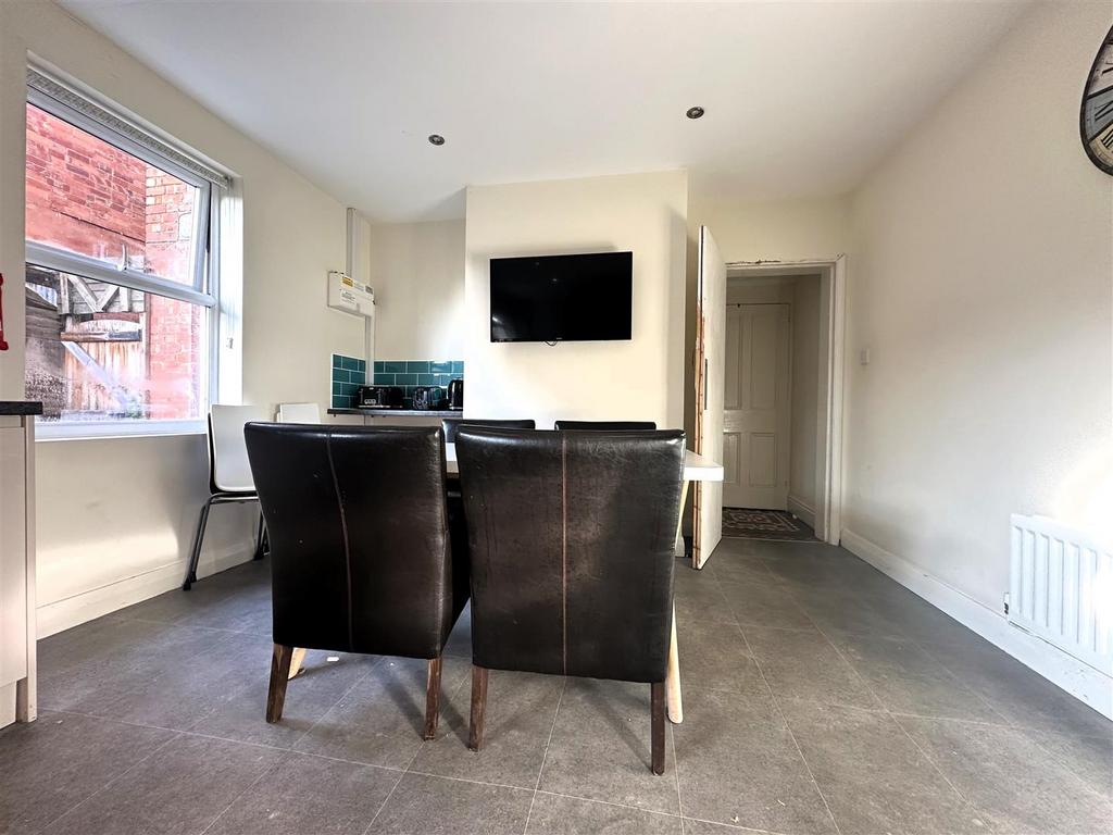 Dining Room.jpg