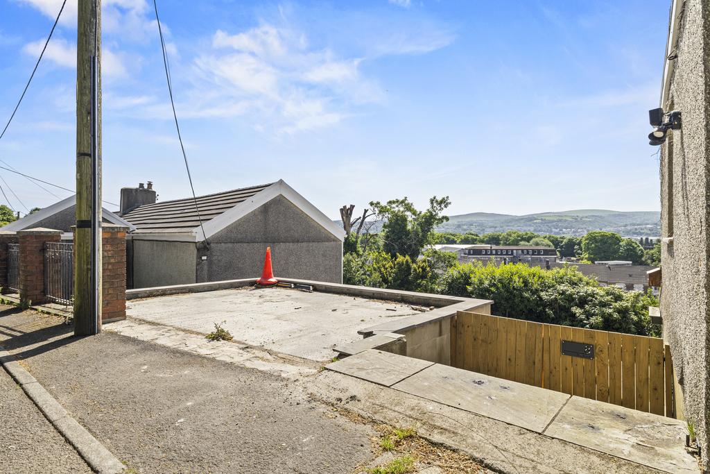 8 The Croft-26