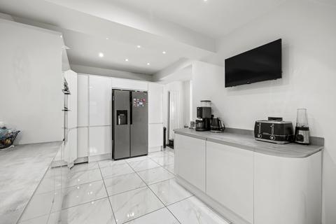 8 The Croft, Neath Abbey, Neath, SA10 7NW