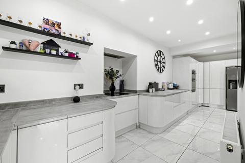 8 The Croft, Neath Abbey, Neath, SA10 7NW