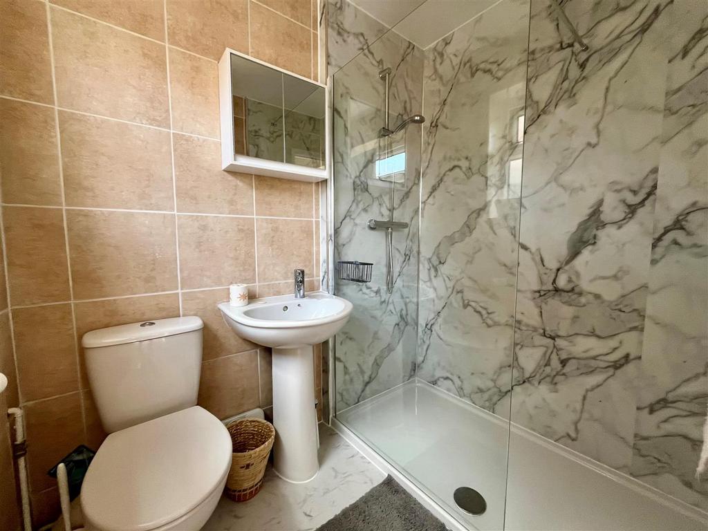 Shower Room.jpg