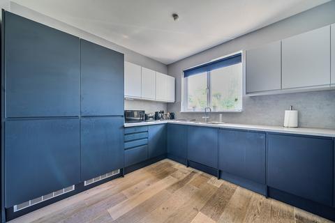 20 The Mead, Beckenham, BR3 5PE
