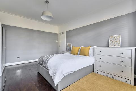 20 The Mead, Beckenham, BR3 5PE