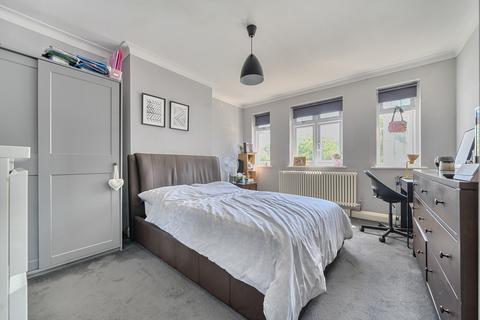 20 The Mead, Beckenham, BR3 5PE