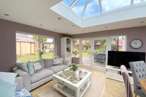 3 bedroom detached bungalow for sale, College Avenue, Scartho