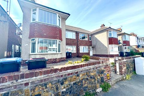 2 bedroom maisonette to rent, Swinburne Avenue, Broadstairs, Kent, CT10