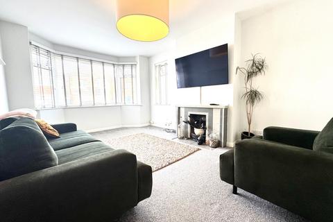 2 bedroom maisonette to rent, Swinburne Avenue, Broadstairs, Kent, CT10