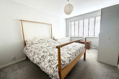 2 bedroom maisonette to rent, Swinburne Avenue, Broadstairs, Kent, CT10