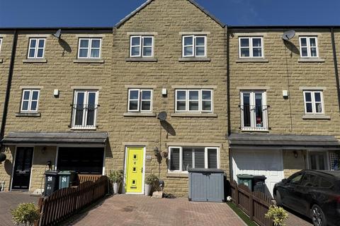 4 bedroom townhouse for sale, South Brook Gardens, Mirfield WF14