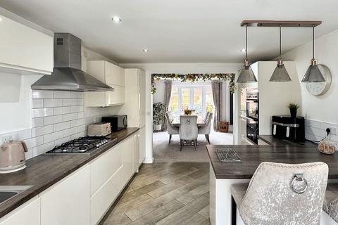 4 bedroom detached house for sale, Northumberland Road, Norlands Green, Widnes