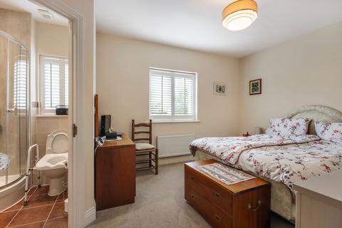 15 Tekram Close, Edenbridge, TN8 5RN