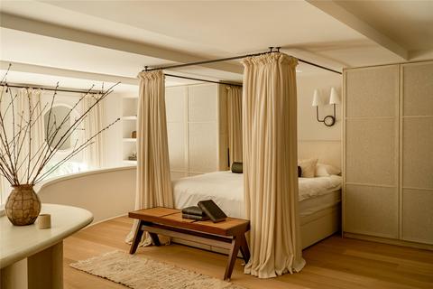 1 bedroom apartment for sale, Earls Court Square, Earls Court, SW5