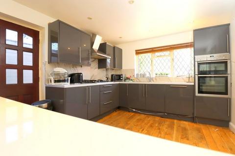 3 bedroom detached house for sale, Barton Road, Luton