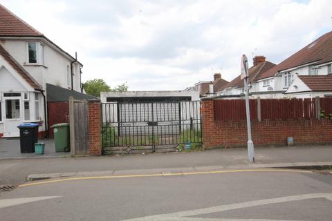 Garage to rent, Stapleford Road, Wembley, HA0