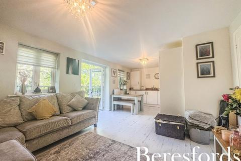 2 bedroom apartment for sale, Leaf Hill Drive, Romford, RM3
