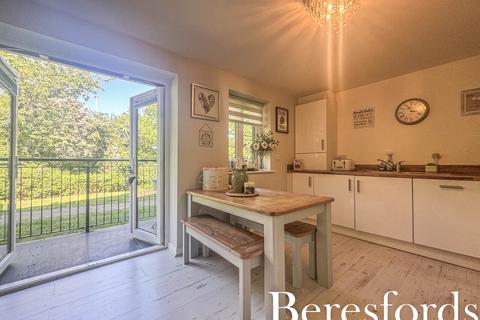 2 bedroom apartment for sale, Leaf Hill Drive, Romford, RM3