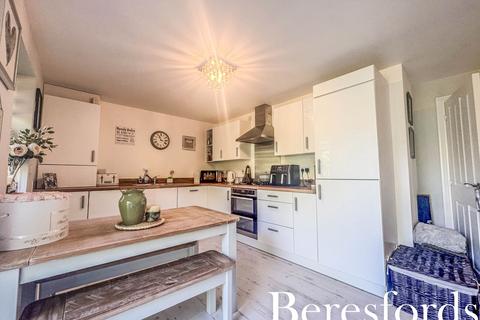 2 bedroom apartment for sale, Leaf Hill Drive, Romford, RM3