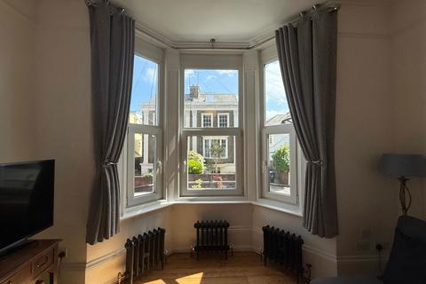 Flat 2, 85 West Cliff Road, Ramsgate, CT11 9NS