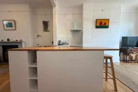 Flat 2, 85 West Cliff Road, Ramsgate, CT11 9NS