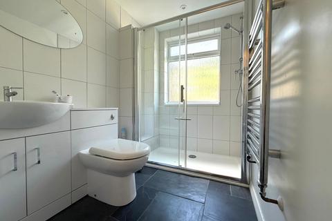 Flat 2, 85 West Cliff Road, Ramsgate, CT11 9NS