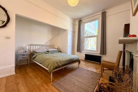 Flat 2, 85 West Cliff Road, Ramsgate, CT11 9NS