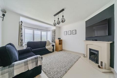 9 Hillview Crescent, Guildford, GU2 8BG