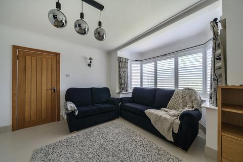 9 Hillview Crescent, Guildford, GU2 8BG