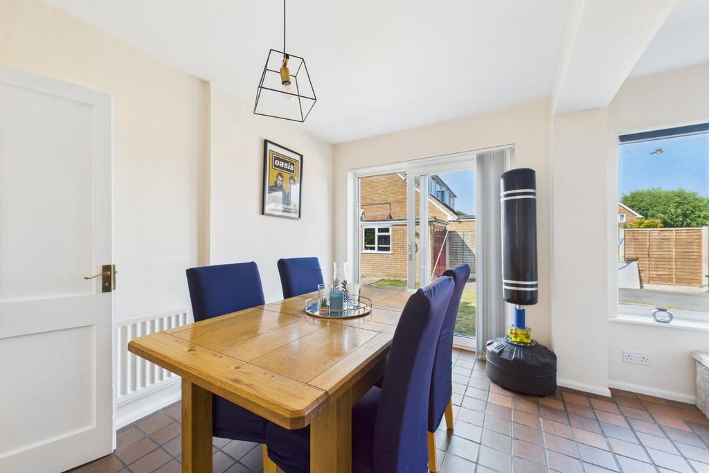 CAM04106 G0-PR0163-STILL030.jpg