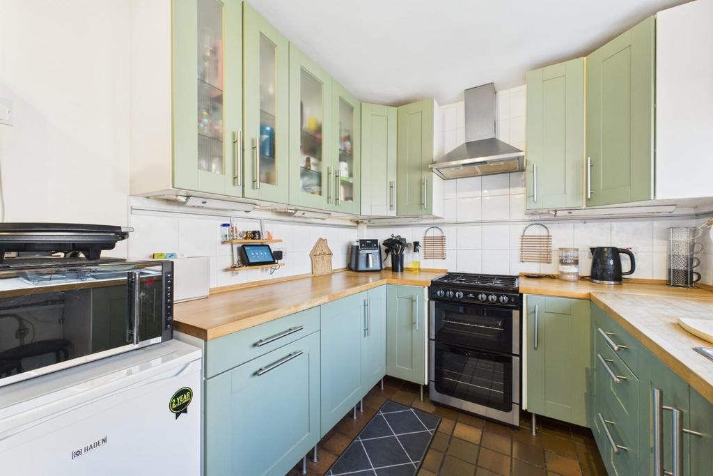 CAM04106 G0-PR0163-STILL033.jpg