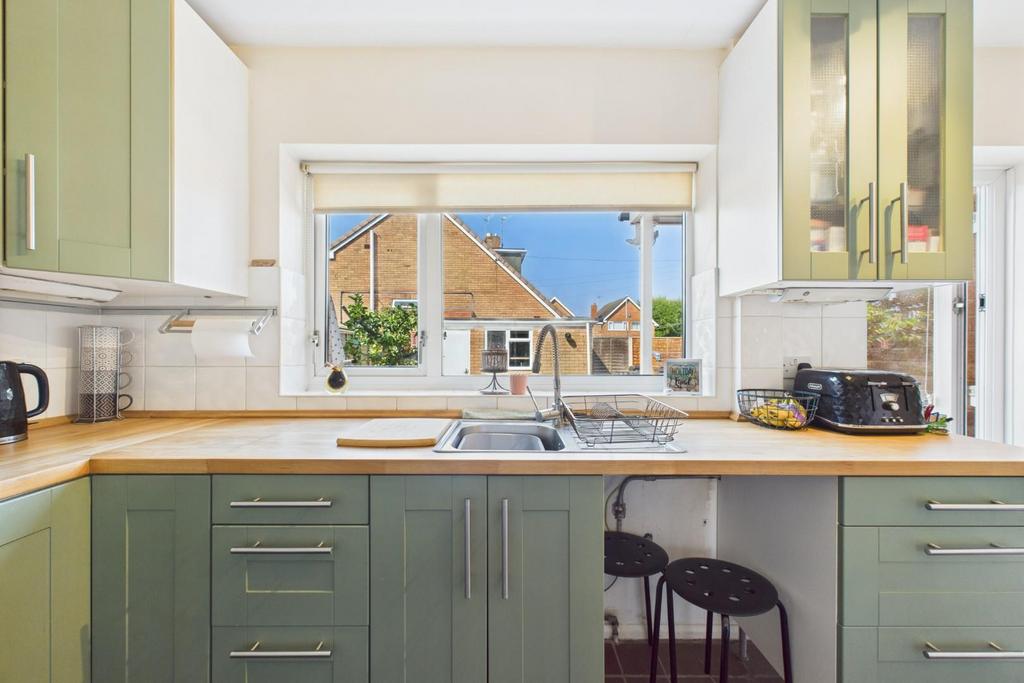 CAM04106 G0-PR0163-STILL035.jpg