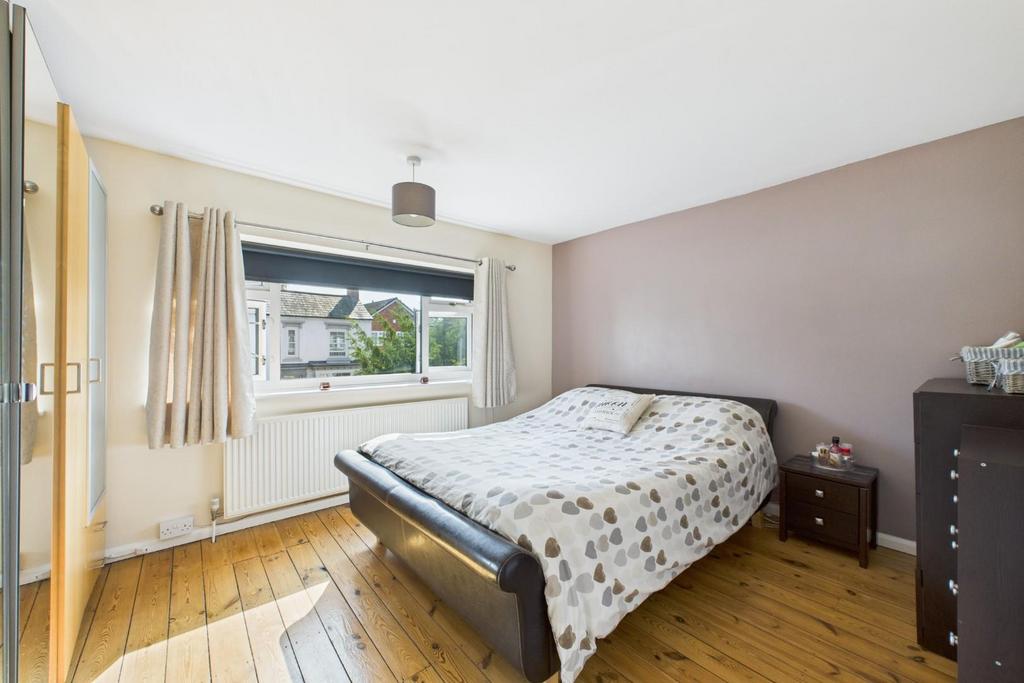 CAM04106 G0-PR0163-STILL005.jpg