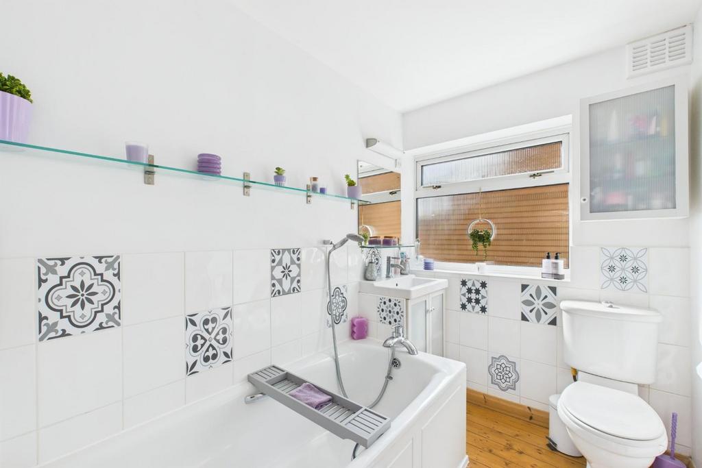 CAM04106 G0-PR0163-STILL001.jpg