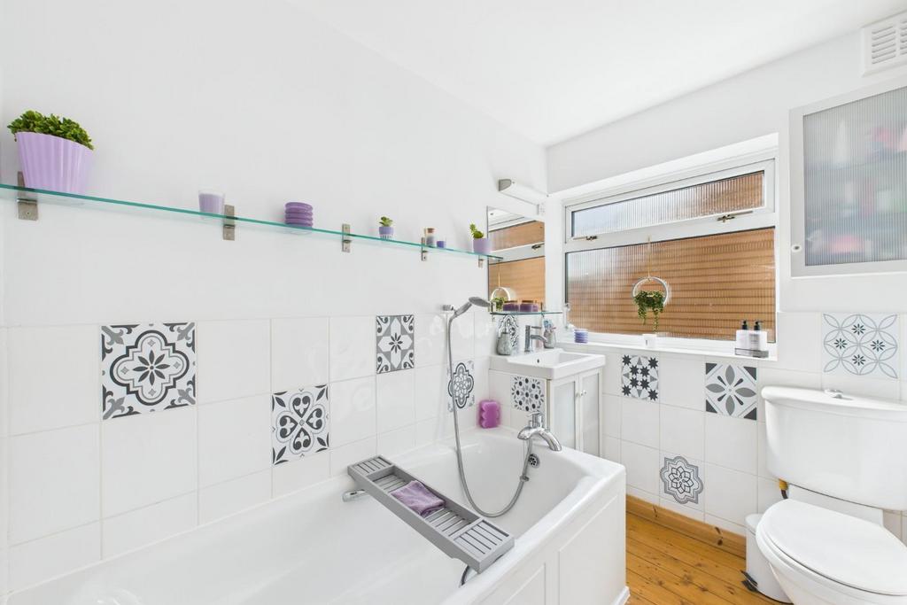 CAM04106 G0-PR0163-STILL004.jpg