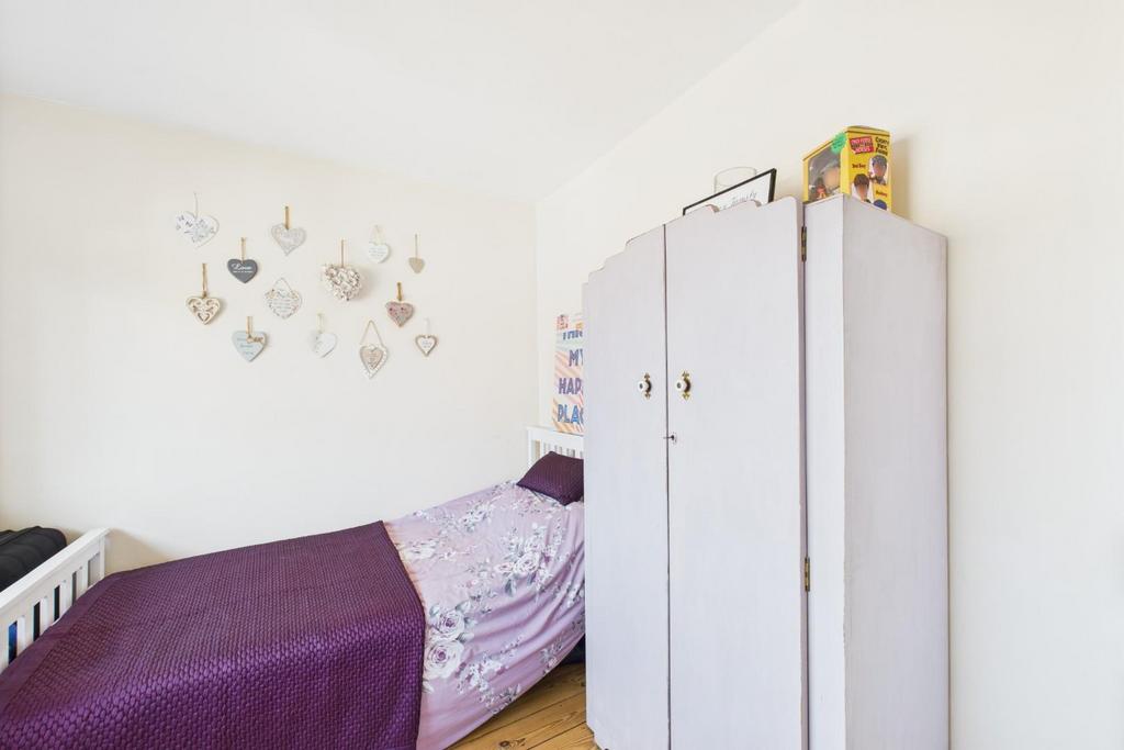 CAM04106 G0-PR0163-STILL009.jpg