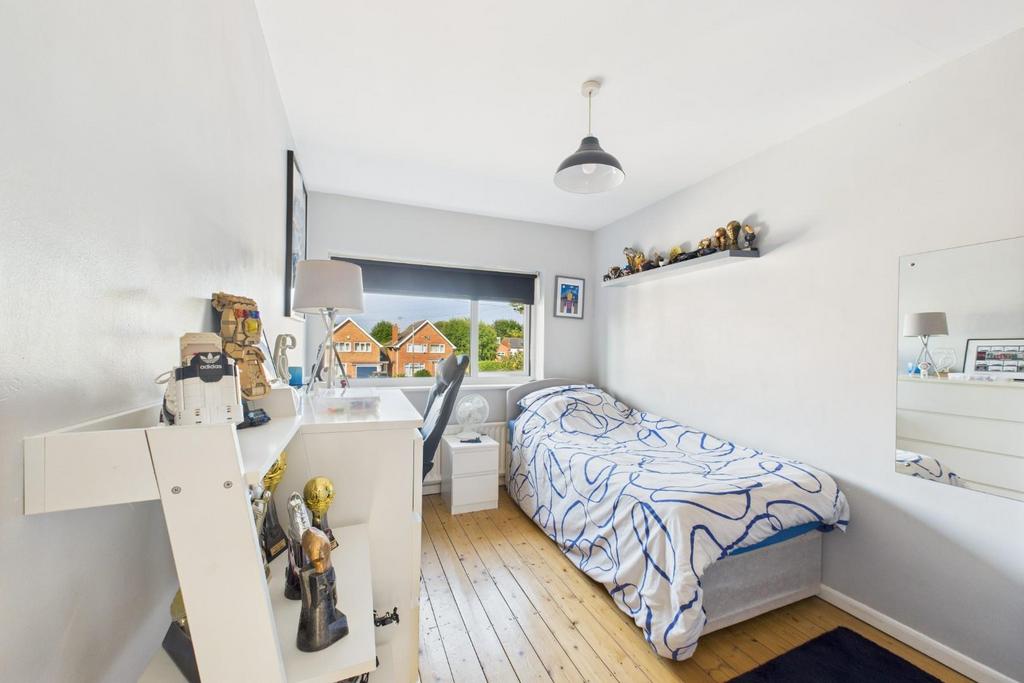 CAM04106 G0-PR0163-STILL014.jpg