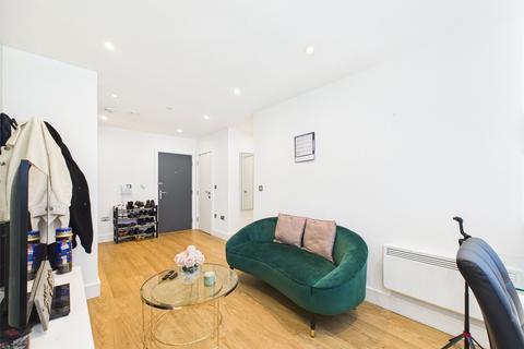 1 bedroom flat for sale, South Street, Romford RM1