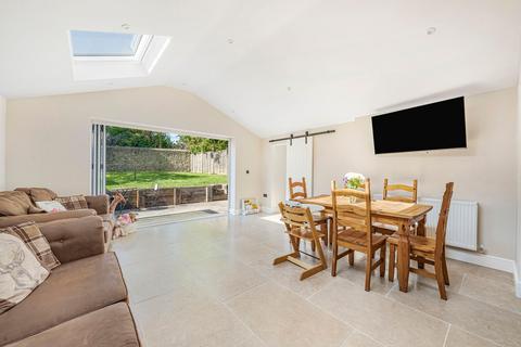 16 Fairfax Gate, Holton, Oxford, OX33 1QE