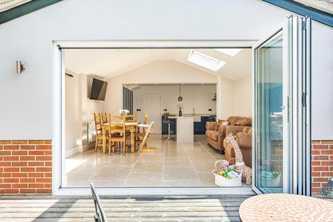 16 Fairfax Gate, Holton, Oxford, OX33 1QE