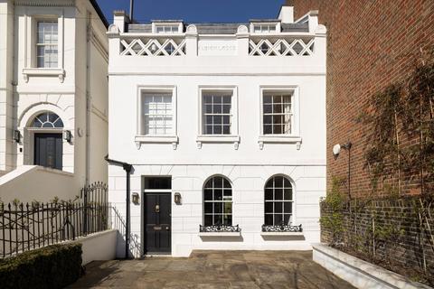 8 Furlong Road, London, N7 8LS
