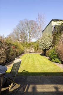 8 Furlong Road, London, N7 8LS